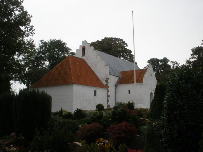 Tved kirke.JPG